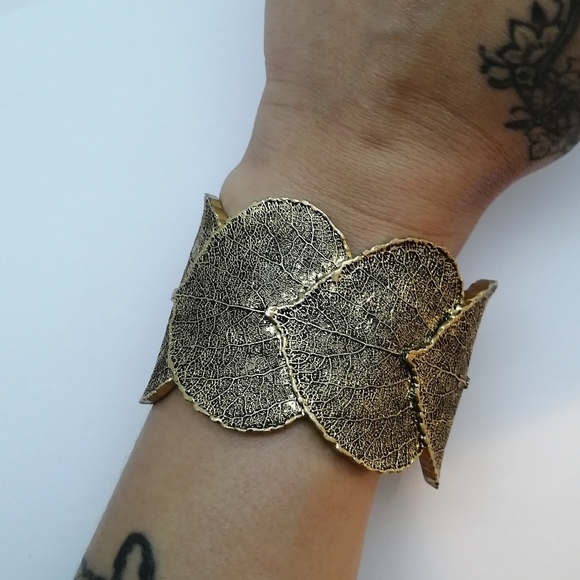 Lia Sophia Jewelry - Lia Sophia Leaf Cuff Goldtone Arboretum Bracelet